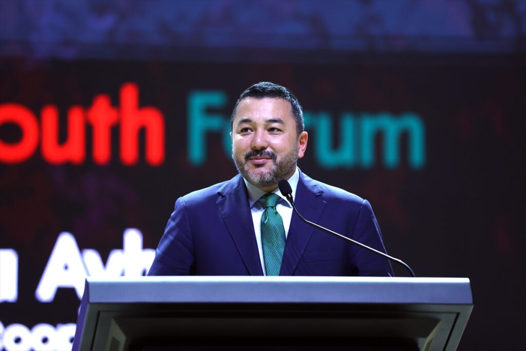 İslam İşbirliği Gençlik Forumu Başkanı Ayhan, Filistin Gençlik Forumu’nda konuştu: